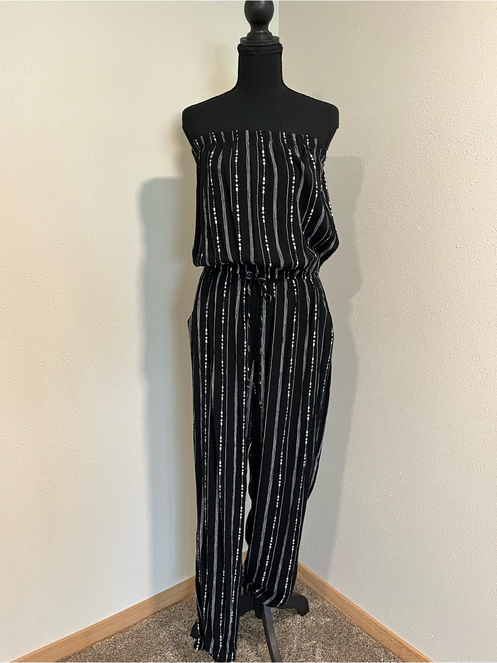 Gilli Black Striped Strapless Jogger Jumpsuit-Large